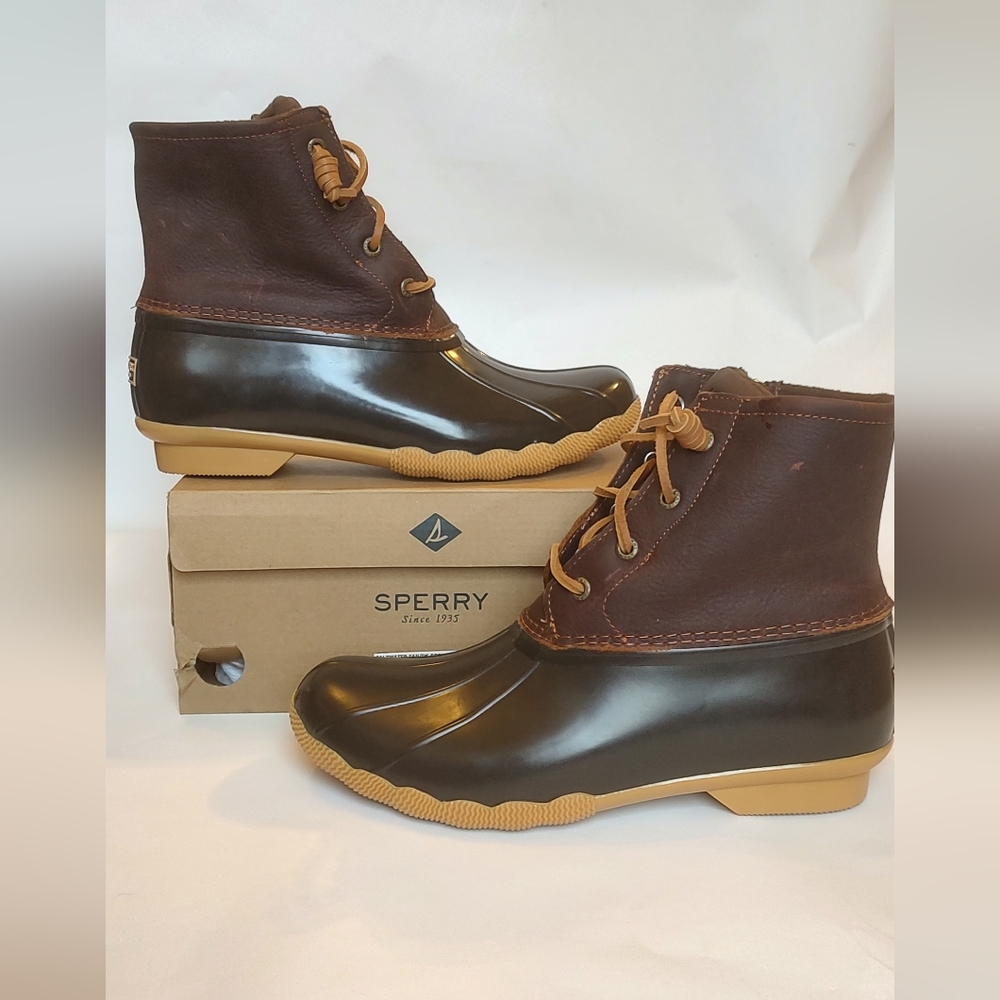 Sperry Saltwater Duck Boot. Tan/Dark Brown Women's size 9.